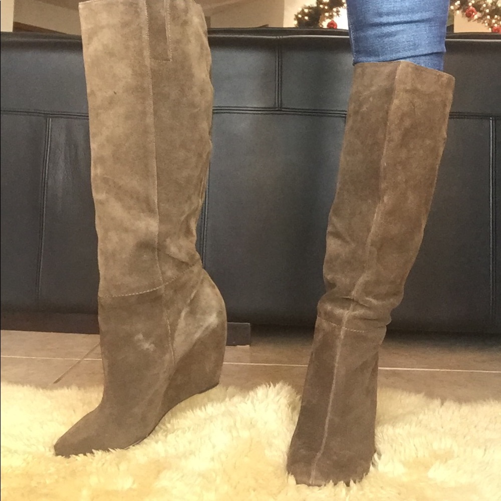 NINE WEST SUEDE BOOTS